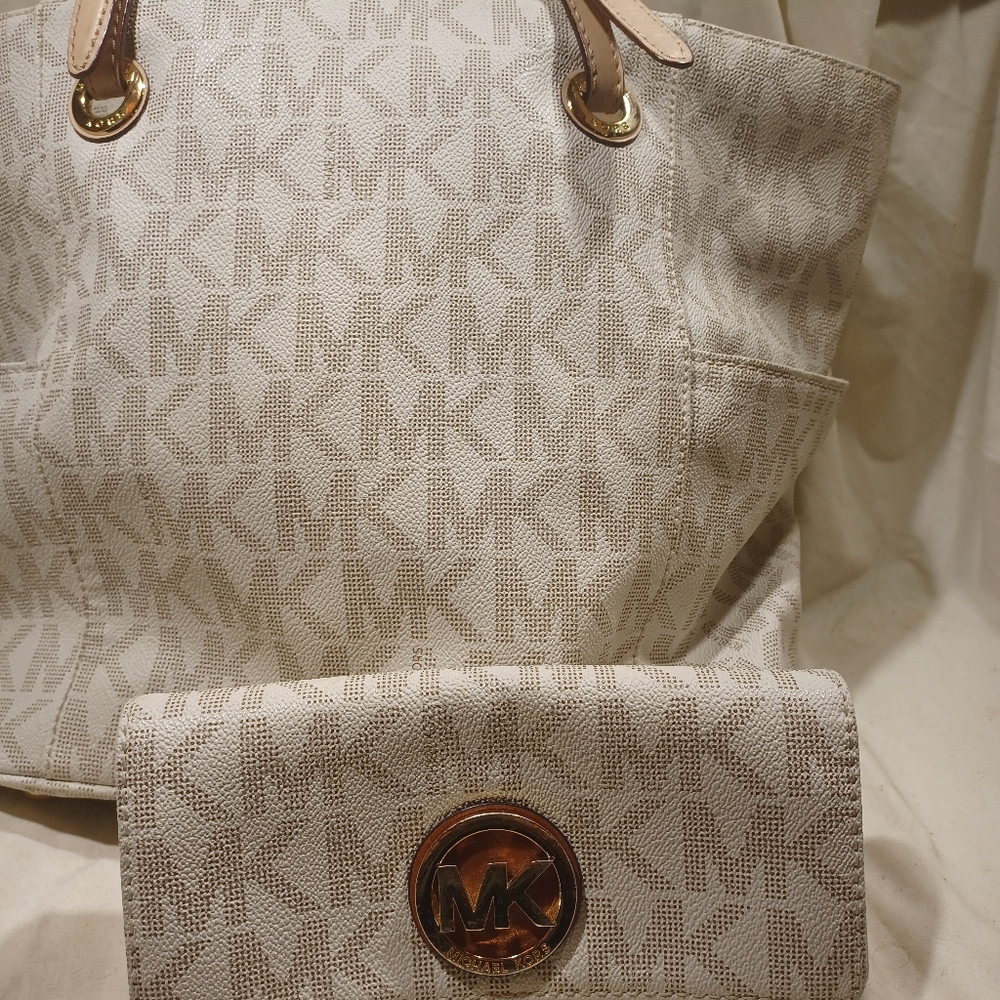 Michael kors set - Picture 3 of 13